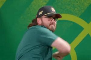 离谱！电竞冠军因庆祝动作被判负 空中挥拳时可能干扰到对手