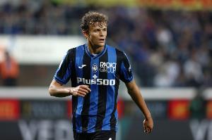 意媒：斯卡尔维尼在意杯半决赛左膝受伤离场，将接受进一步检查