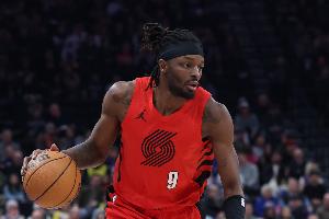 好球员！格兰特18中11&三分8中3砍30分9板4助 拼下4前场板