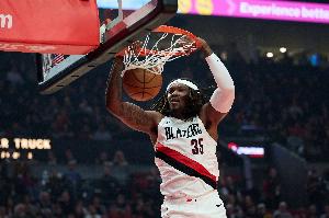 确实打得好！罗威替补13中9超高效砍下20分11板1断3帽 5前场板