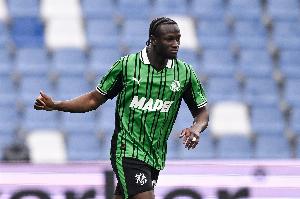 都体：国米对萨索洛中场科内感兴趣，上周派球探现场观看球员比赛