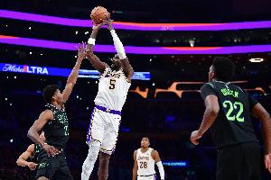 艾顿因膝伤本场比赛不回归！出战4分30秒得到2板1犯 正负值-13！