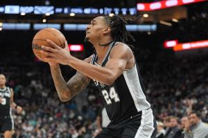 正负值+43冠绝全场！瓦塞尔6记三分球拿下22分5板1助2断1帽