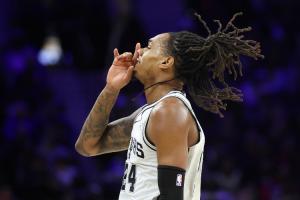 三分很哇塞！瓦塞尔上半场7中4得到13分3板2助 三分5中3