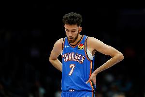 切特谈爆发：我在进攻端寻找空位并保持侵略性 绝不强求机会