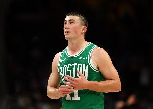 搁这玩过山车呢？普理查德近4场得分：0分、25分、0分、22分