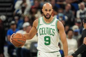 顶不住！德里克·怀特半场10中5&三分6中3砍下17分 首节12分