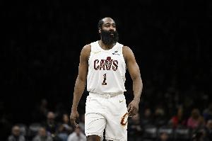 不惧你！骑士近三次打活塞阵容均不完整 三场共只输掉3分