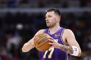 无力回天！东契奇24中11拿到27分11板7助4断 三分10中3