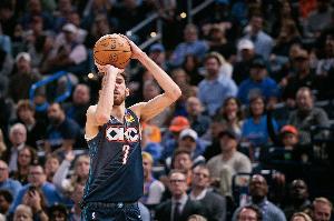 切特甩进6记三分！戴格诺特：他投篮准备很充分 战术运转流畅