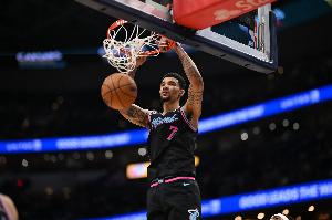 希罗：人们都忘了韦尔才21岁 他最棒的是自己愿意学 他还在进步