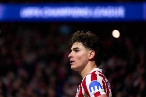 阿斯：巴萨更衣室仍对莱万和费兰有信心 球队今夏想买小蜘蛛或DV9