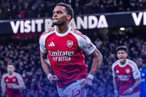 廷伯本赛季英超3球5助造8球，在英超后卫球员中排名第一