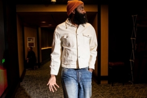 自转会骑士以来8胜1负！哈登晒近照：️MOP 最杰出球员