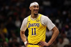 雷迪克：海斯是个很棒的球员 他总能持续给球队注入活力