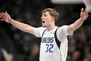 明天独行侠客战魔术 弗拉格出战成疑 克莱&马绍尔大概率出战