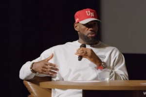 詹姆斯谈决定1：在骑士我实现了个人目标 而团队的最大成功是夺冠