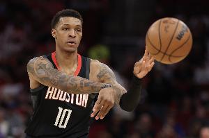 小贾巴里·史密斯出战40+分钟出手8+命中率0%且失误5+ 历史首人