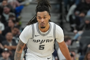 轻松两双！卡斯尔以串联为主&拿11分12助2断1帽 正负值+20！