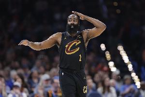 骑士迎战活塞先发：哈登、梅里尔、泰森、莫布里、阿伦