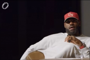 詹姆斯：我在教练家里才知道什么是食品储藏室 立志要让妈妈也有