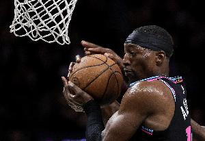 希罗：热巴一直是我们防守支柱 只要他防守强度拉满我们不会输球