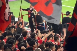 新援韦林顿·席尔瓦破门后，蓉城球迷在看台高喊“姆巴佩”