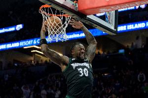 二当家水准！兰德尔15中7贡献23分11板4助 罚球12中9&下半场17分