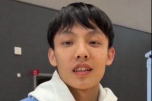 挑战失败！未来之妞冯敏敏360转身+胯下换手上篮 徐杰：整不来