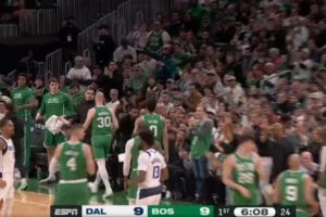 慢慢找状态！塔图姆迎来复出 首节半节2中0没得分&拿到2板2助