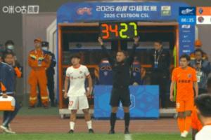 上演职业联赛首秀！“邝兆镭中超首秀”词条登上微博热搜第四