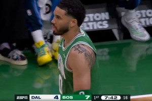 双探花连线！塔图姆送助攻 杰伦·布朗三分一箭穿心