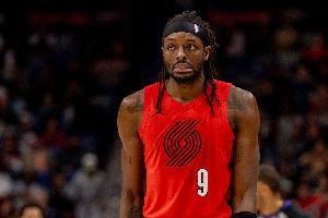 稳定发挥难救主！格兰特14中6&罚球9中7拿到21分2板2助2断