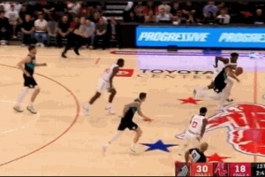 普通犯规！卡马拉抢断试图反击 伊森就地反抢犯规&裁判回看没升级