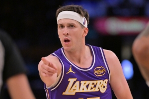 不常见！里夫斯第四节犯满离场 生涯第2次毕业&上次是在2024年1月