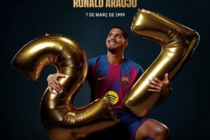 今日是阿劳霍27岁生日，巴萨社媒为其送上祝福：生日快乐