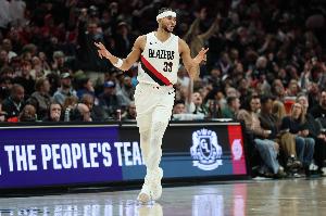 开拓者本场比赛抢断火箭17次创球队赛季新高 卡马拉6次生涯新高