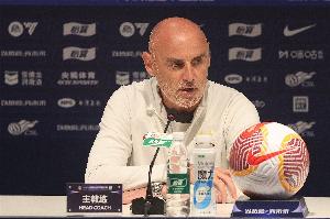 记者：海港上半场踢得有点像冬训热身赛，准备期工作有些滞后