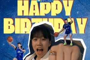 祝郑馨茹生日快乐 三年级啦 祝我们的球场精灵“小眼”生日快乐！