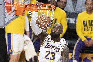 退役后希望如何被名记？詹姆斯：我对篮球全身心投入 从未欺骗过