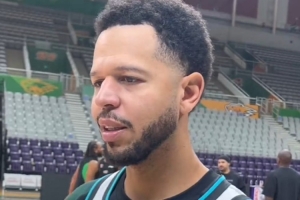 辽篮新援哈维：队友们非常友好  希望我可以帮助到球队