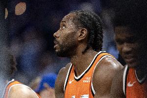 攻城拔寨！伦纳德半场13中7砍最高20分外加5板 罚球7中6