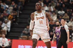 想拿MVP啊！迪亚洛半场13中9轰下22分2板2助2断 各种暴扣超远三分