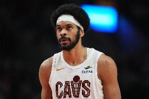 阿特金森：阿伦的膝盖还有点酸痛 我们不担心会有长期问题