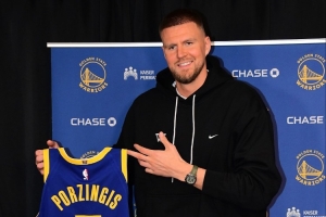 徐静雨：波尔津吉斯在身体无大碍时仍很软弱 他的血性远不如文班