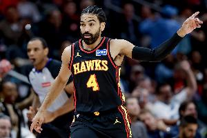 怎么做到的？文森特首节4分钟&正负值-11 一分未得出现2失误2犯规