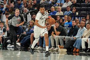 替补尖刀！扎威三分8中5得23分4板 决胜时刻连中三分助队反超