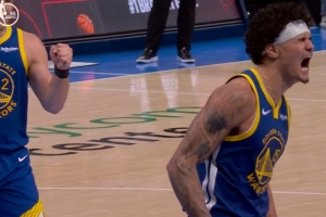 追到2分了！桑托斯内线强攻对抗防守打进 可惜加罚不中