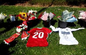 过分！部分球迷要求AI生成关于惨案和若塔的内容，利物浦已举报