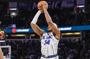 风云突变！魔术轰出19-2进攻高潮 反超森林狼10分结束上半场